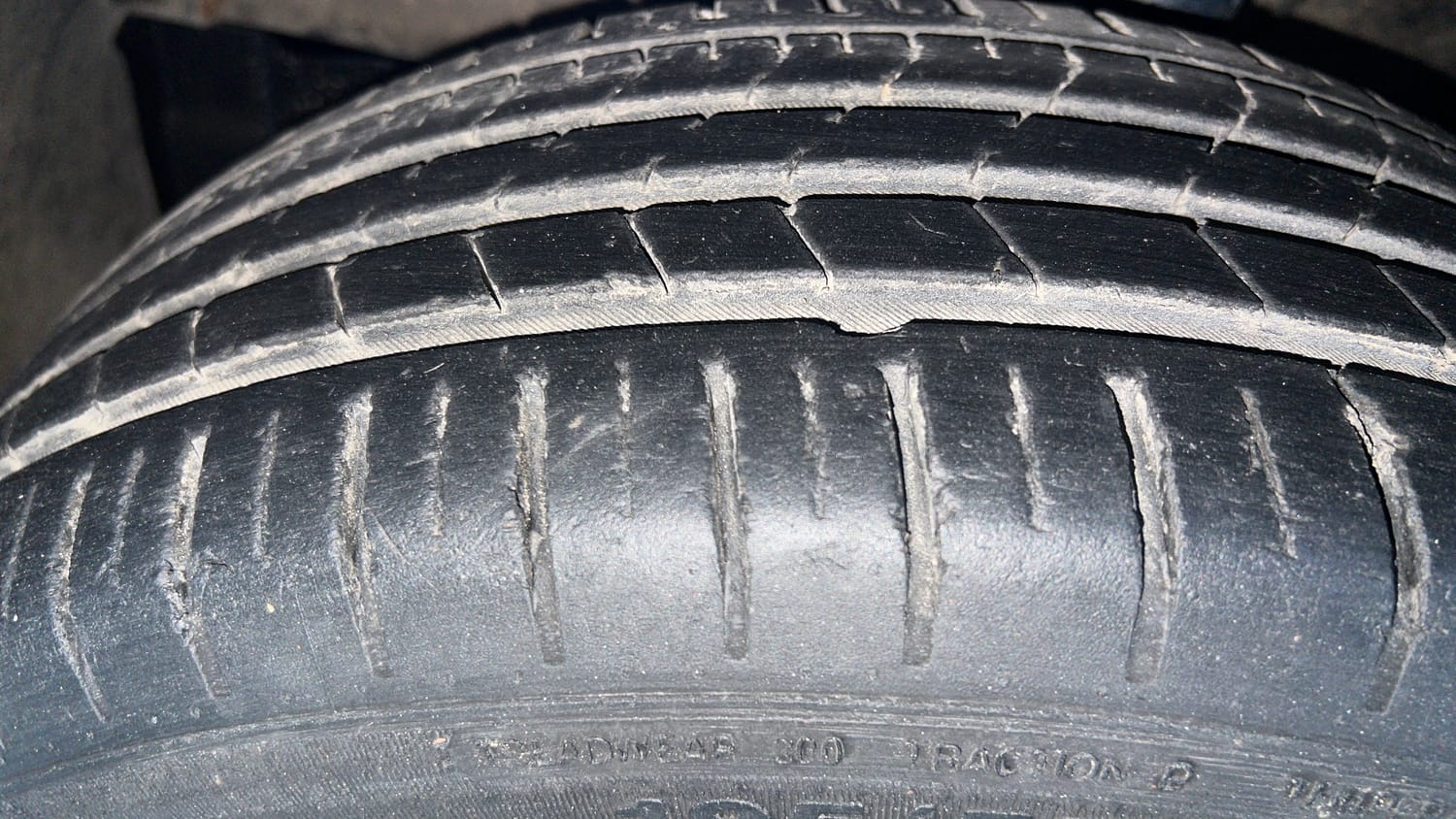 Used 2019 Maruti Suzuki Baleno Alpha Petrol Manual tyres LEFT FRONT TYRE TREAD VIEW