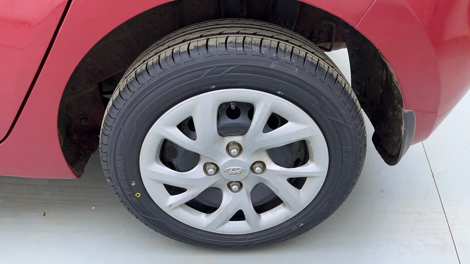 Used 2019 Hyundai Grand i10 Sportz 1.2 Kappa VTVT Petrol Manual tyres LEFT REAR TYRE RIM VIEW