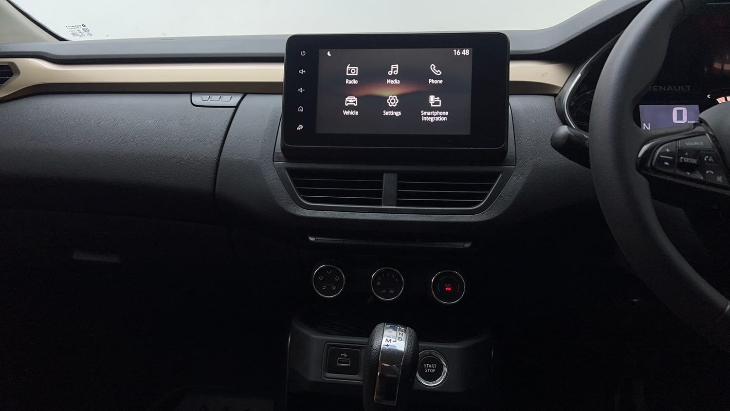 Used 2021 Renault Kiger RXT AMT Petrol Automatic interior MUSIC SYSTEM & AC CONTROL VIEW