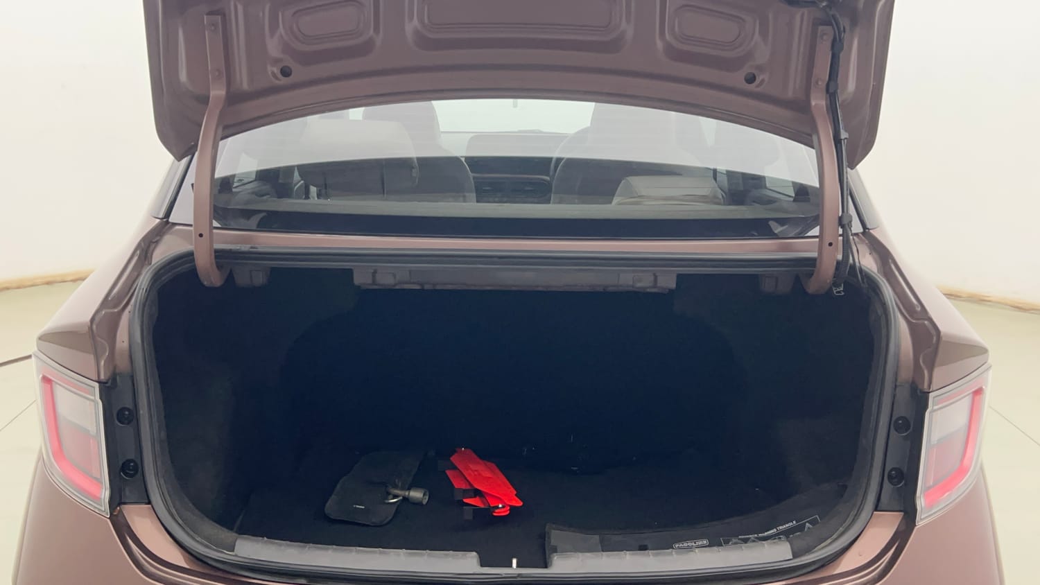 Used 2020 Hyundai Aura S 1.2 Petrol Petrol Manual interior DICKY INSIDE VIEW