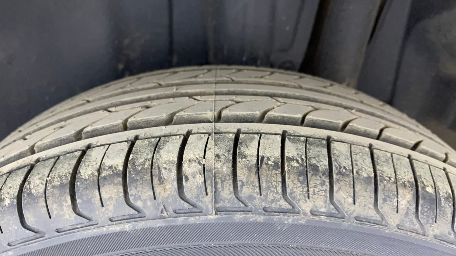 Used 2017 Maruti Suzuki Vitara Brezza VDi (O) Diesel Manual tyres LEFT REAR TYRE TREAD VIEW