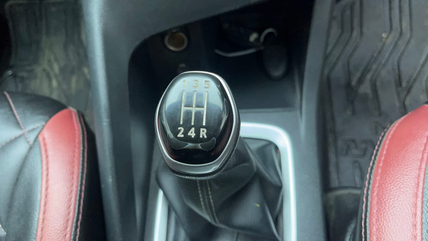 Used 2023 Nissan Magnite XV Premium Turbo Petrol Manual interior GEAR  KNOB VIEW