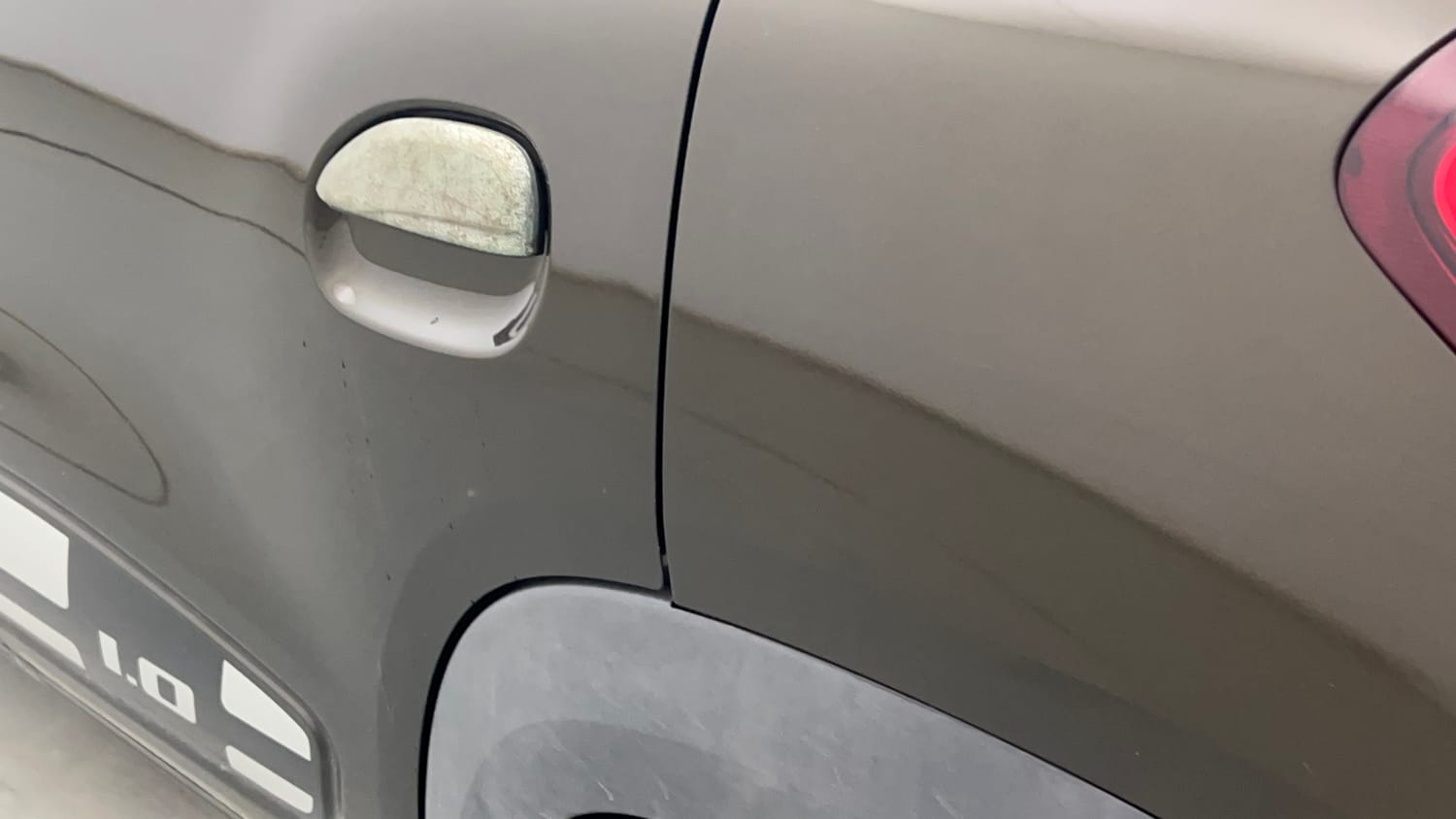 Used 2017 Renault Kwid 1.0 RXL Petrol Manual dents MINOR SCRATCH