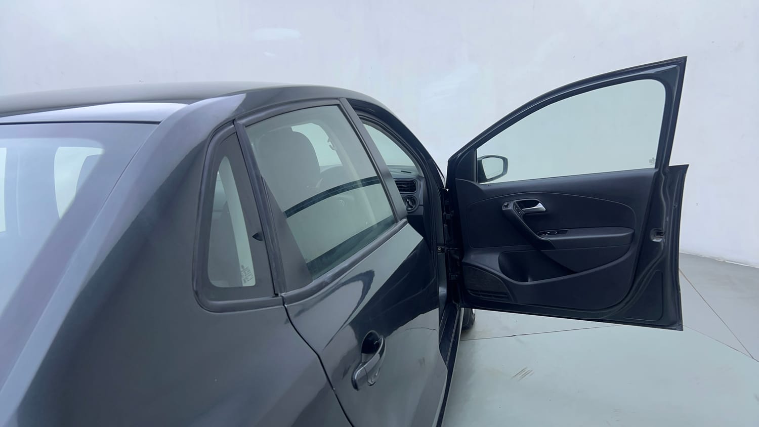 Used 2019 Volkswagen Ameo Comfortline 1.0L (P) Petrol Manual interior RIGHT FRONT DOOR OPEN VIEW