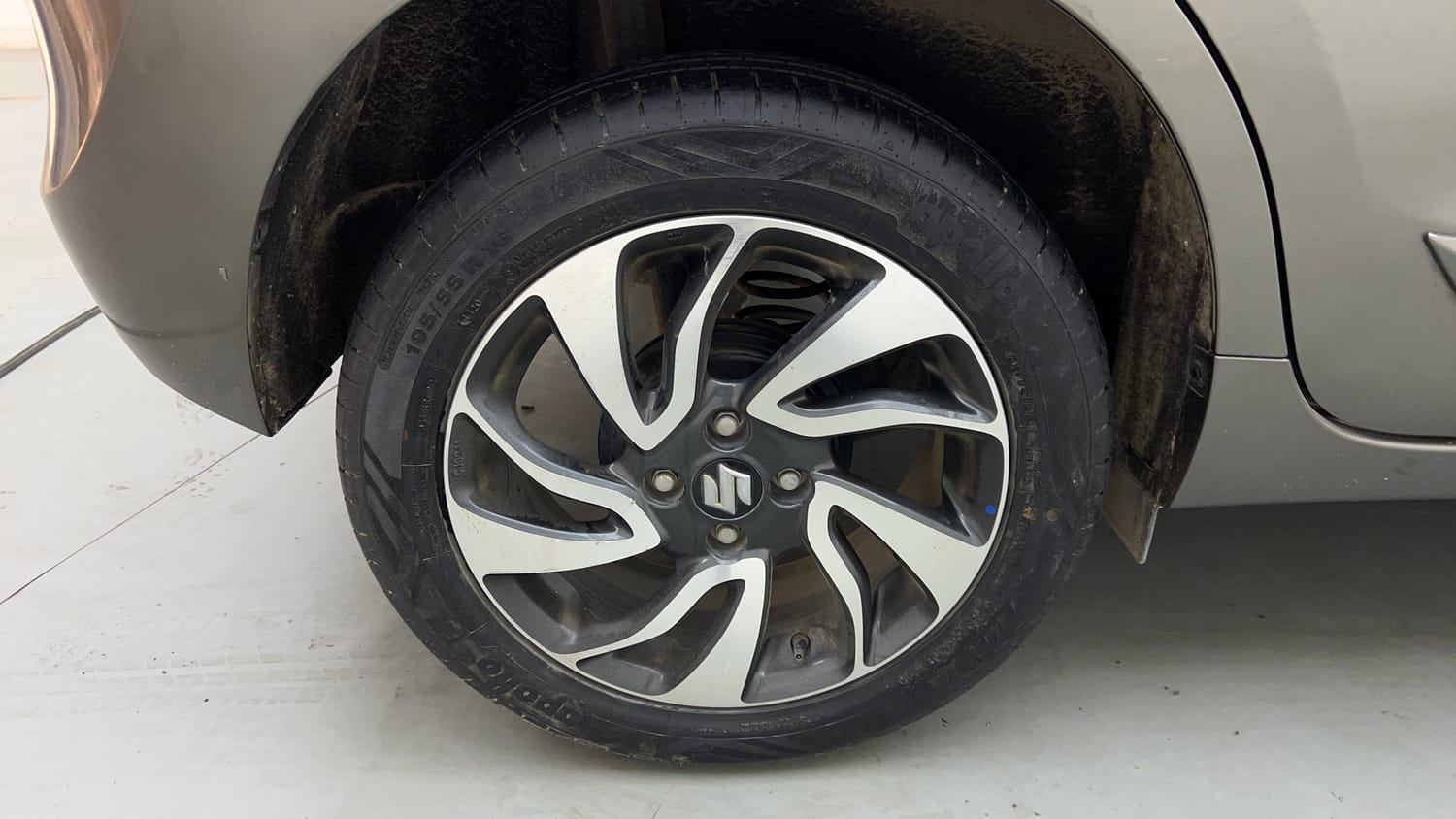 Used 2020 Maruti Suzuki Baleno Zeta Automatic Petrol Automatic tyres RIGHT REAR TYRE RIM VIEW