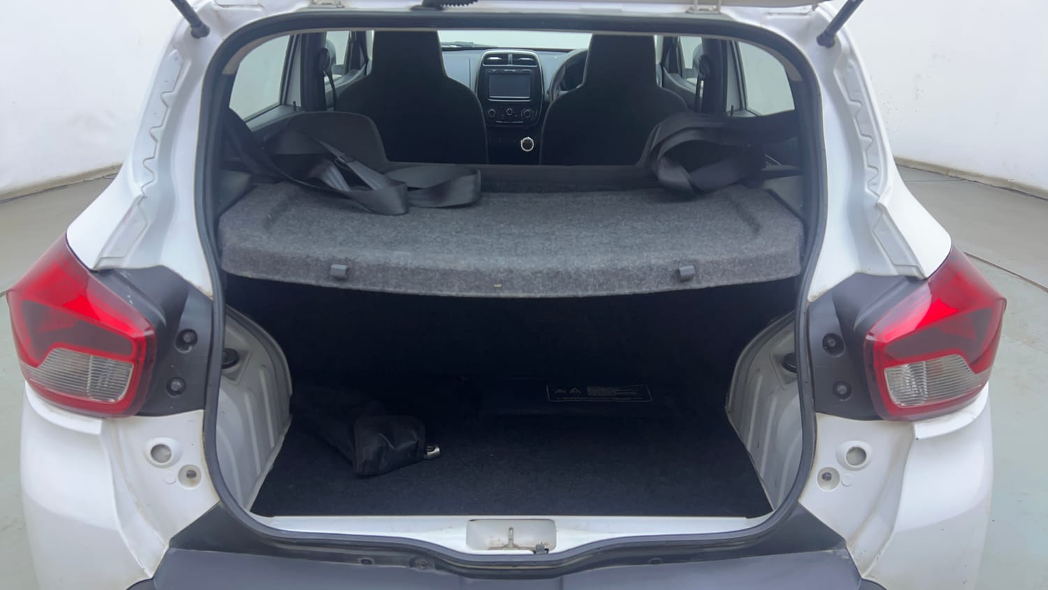 Used 2018 Renault Kwid 1.0 RXT AMT Opt Petrol Automatic interior DICKY INSIDE VIEW