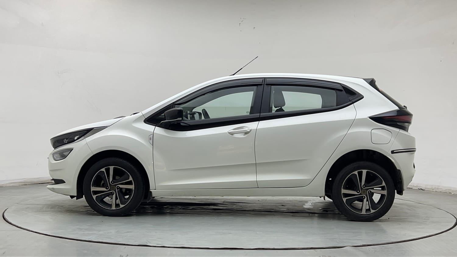 Used 2022 Tata Altroz XZ Plus i-Turbo Petrol Petrol Manual exterior LEFT SIDE VIEW