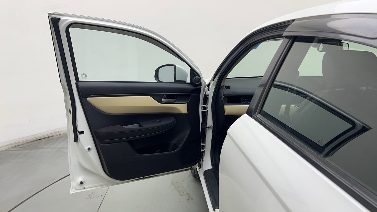 Used 2025 Honda Amaze ZX 1.2 Petrol CVT Petrol Automatic interior LEFT FRONT DOOR OPEN VIEW