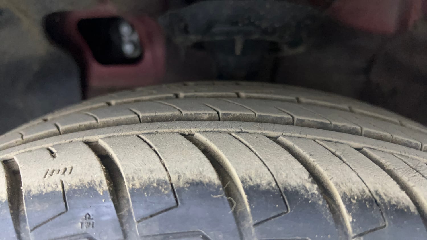 Used 2024 Hyundai Exter SX (O) Connect 1.2 AMT Petrol Automatic tyres LEFT FRONT TYRE TREAD VIEW