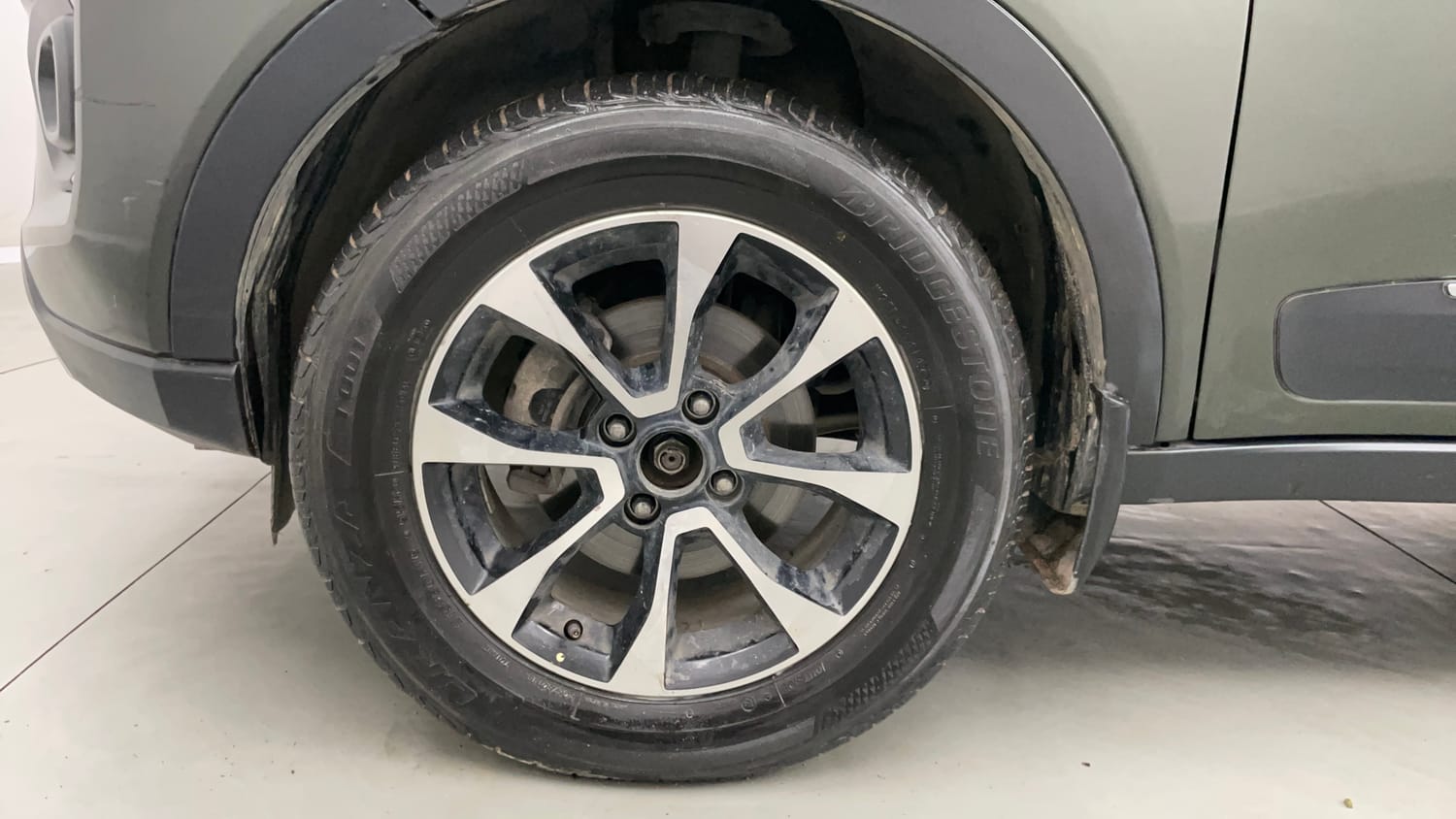 Used 2021 Tata Nexon XZA Plus (O) Diesel Diesel Automatic tyres LEFT FRONT TYRE RIM VIEW
