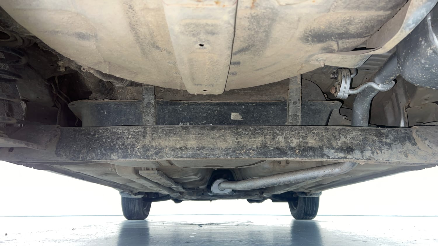 Used 2015 Hyundai Grand i10 Sportz 1.2 Kappa VTVT Petrol Manual extra REAR UNDERBODY VIEW (TAKEN FROM REAR)
