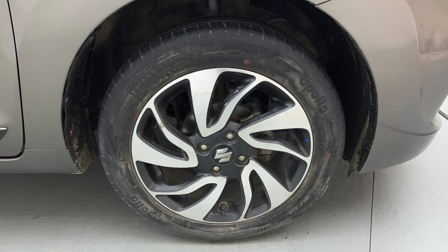 Used 2019 Maruti Suzuki Baleno Alpha Petrol Manual tyres RIGHT FRONT TYRE RIM VIEW