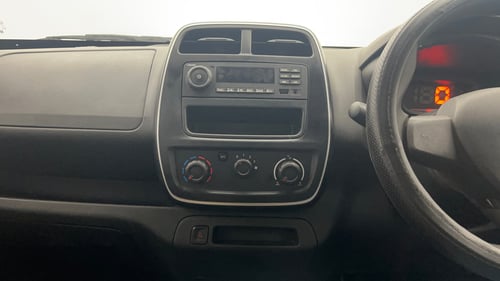 Used 2017 Renault Kwid 1.0 RXL Petrol Manual interior MUSIC SYSTEM & AC CONTROL VIEW