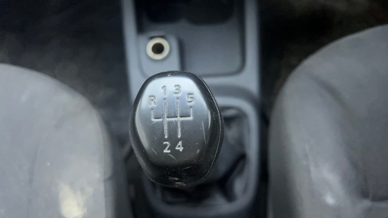 Used 2016 Renault Kwid RXT Petrol Manual interior GEAR  KNOB VIEW