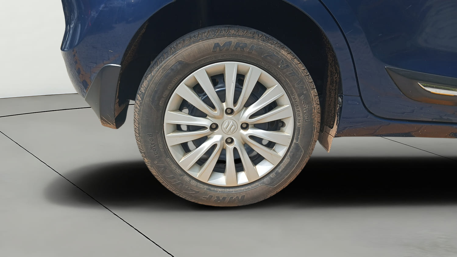 Used 2019 Maruti Suzuki Baleno Delta Petrol Manual tyres RIGHT REAR TYRE RIM VIEW