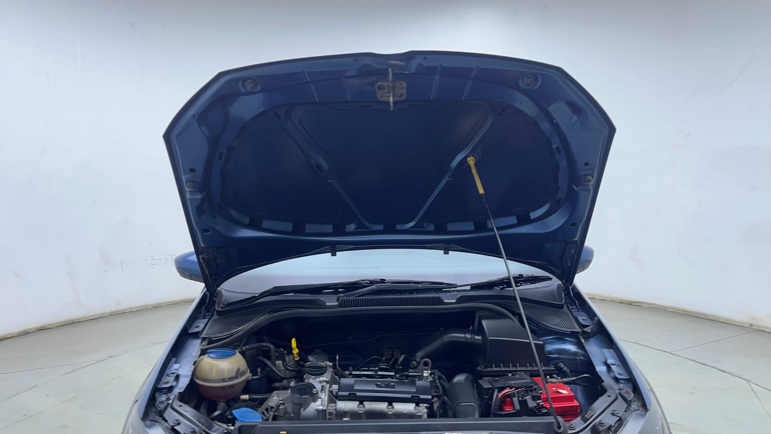 Used 2017 Volkswagen Polo Highline Plus 1.2( P)16 Alloy Petrol Manual engine ENGINE & BONNET OPEN FRONT VIEW