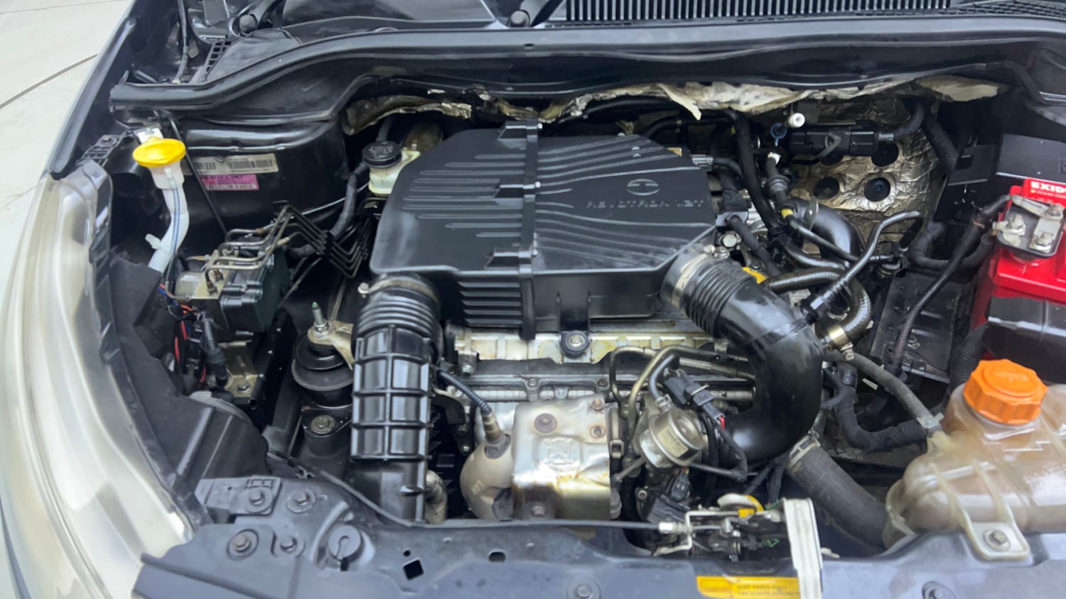 Used 2016 Tata Zest XMS Petrol Petrol Manual engine ENGINE RIGHT SIDE VIEW
