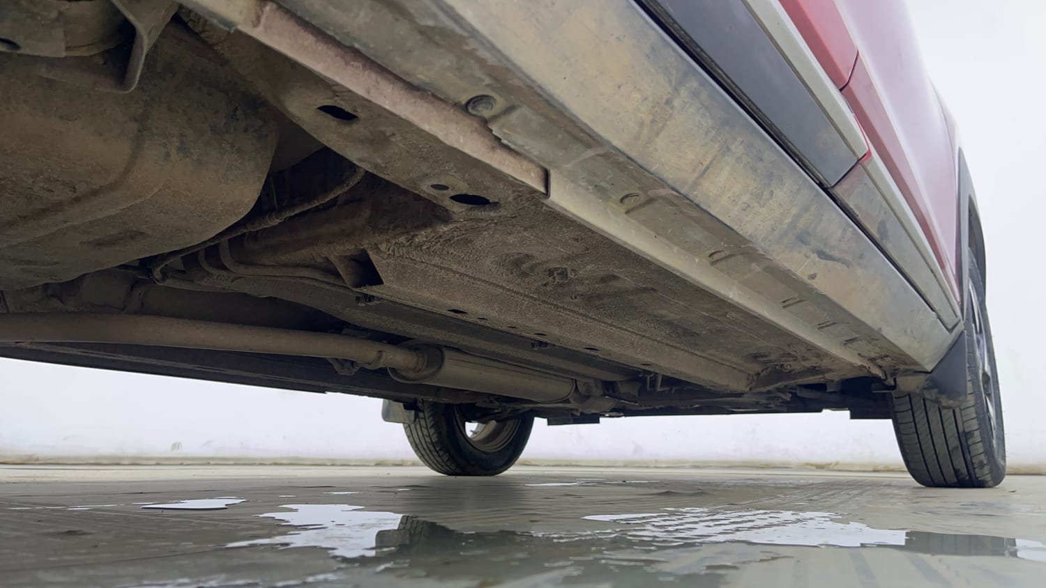 Used 2023 Nissan Magnite XV Premium Turbo Petrol Manual extra REAR RIGHT UNDERBODY VIEW