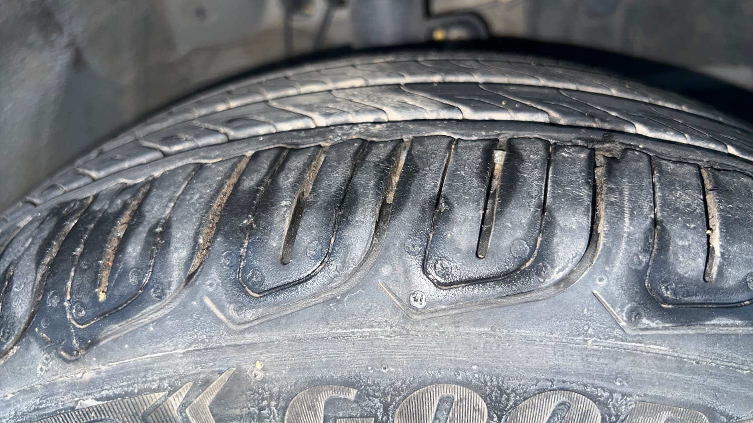 Used 2024 Honda City V Petrol CVT Petrol Automatic tyres RIGHT FRONT TYRE TREAD VIEW