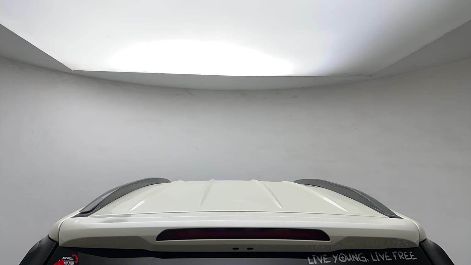 Used 2021 Mahindra XUV500 W7 Diesel Manual exterior EXTERIOR ROOF VIEW