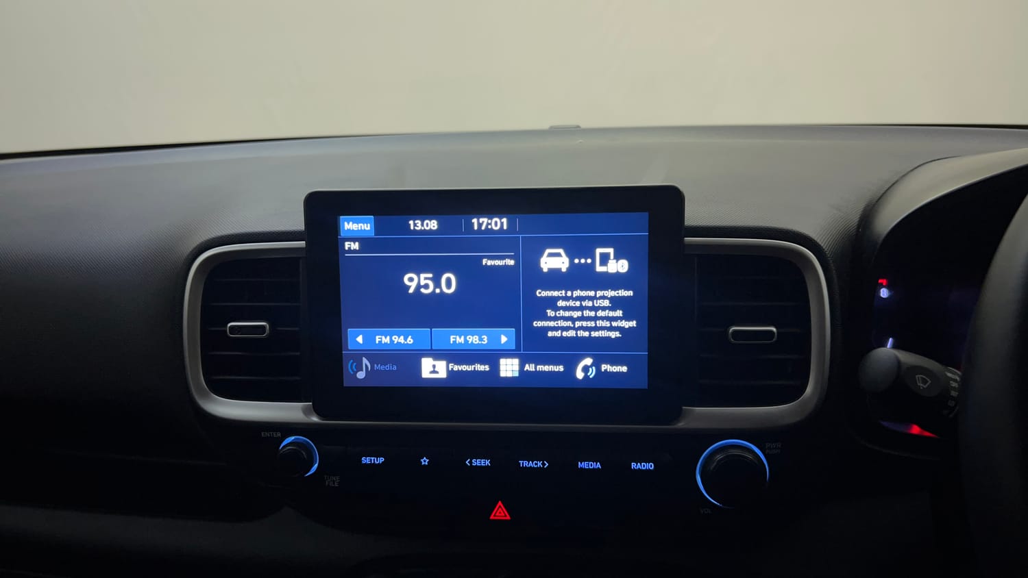 Used 2019 hyundai Venue SX 1.0 Turbo Petrol Petrol Manual top_features Integrated (in-dash) music system
