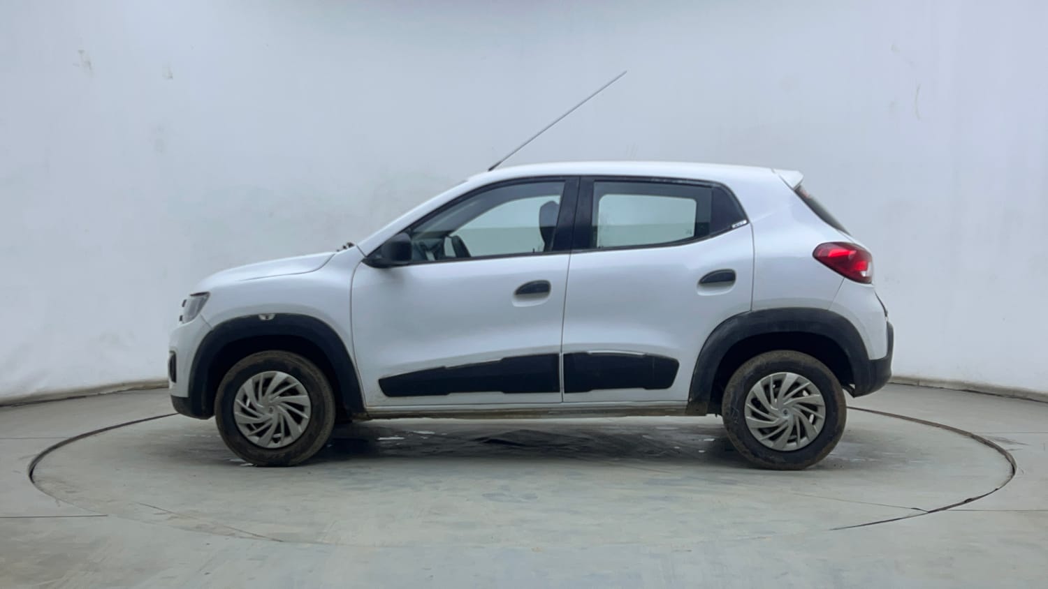 Used 2016 Renault Kwid RXT Petrol Manual exterior LEFT SIDE VIEW