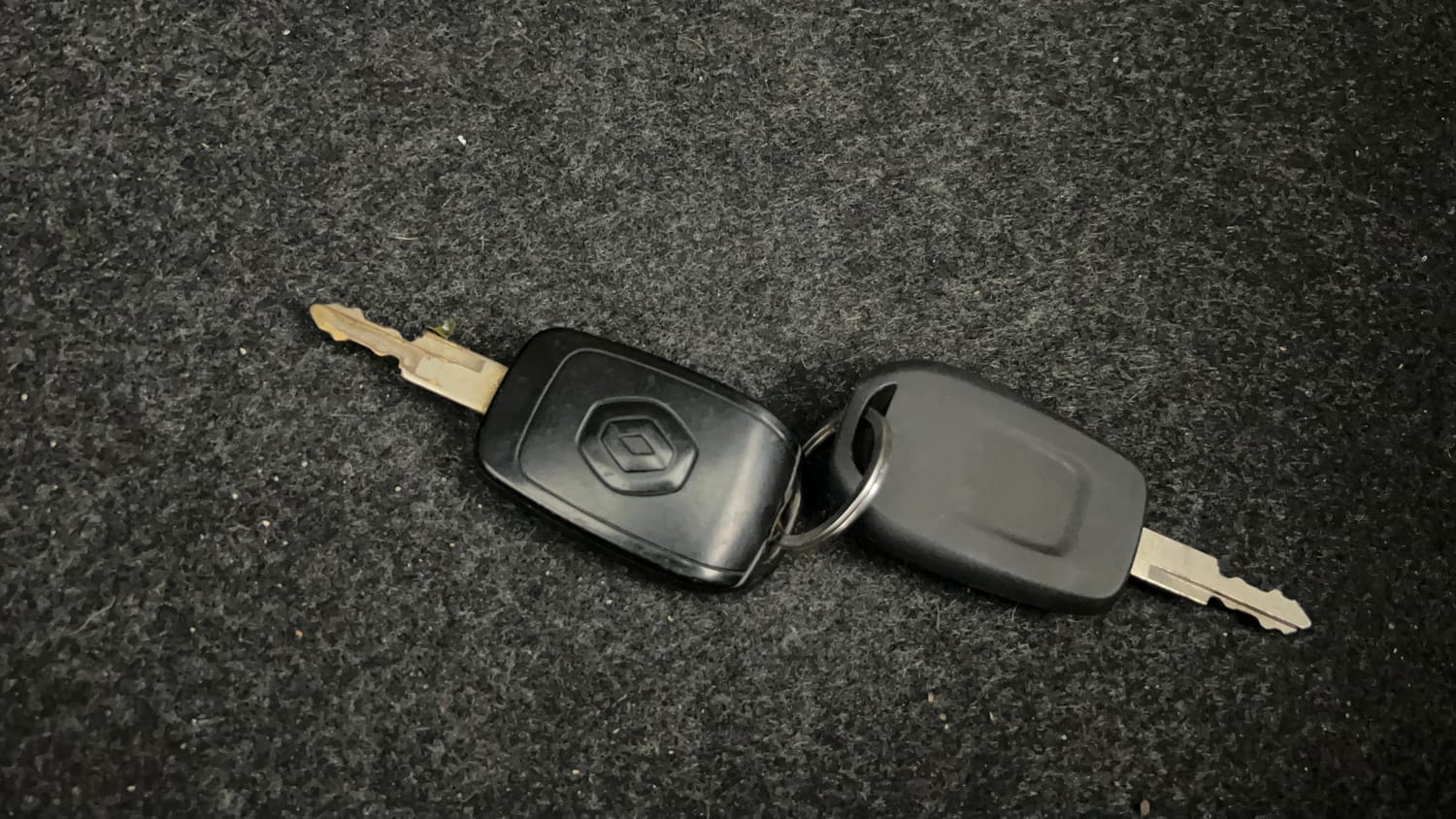 Used 2017 Renault Kwid 1.0 RXL Petrol Manual extra CAR KEY VIEW