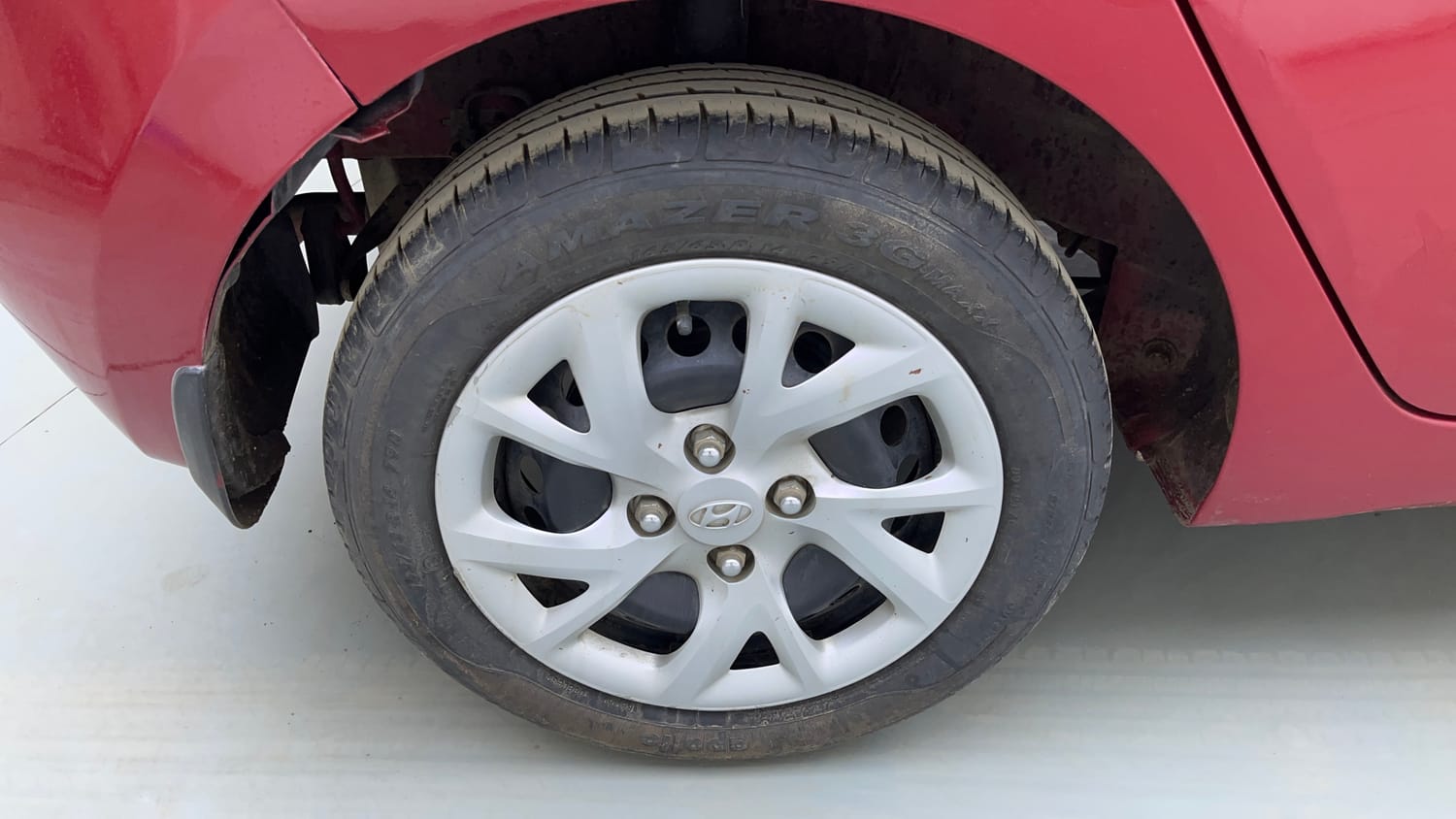 Used 2019 Hyundai Grand i10 Sportz 1.2 Kappa VTVT Petrol Manual tyres RIGHT REAR TYRE RIM VIEW