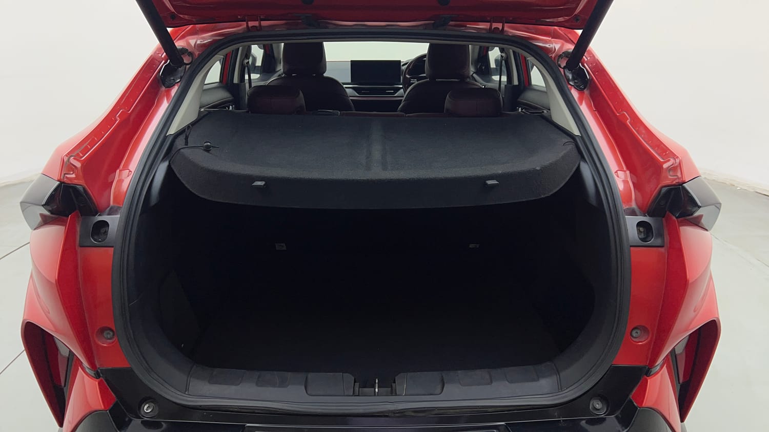 Used 2024 Tata Curvv Accomplished Plus A 1.5 Kryojet Diesel 6MT Diesel Manual interior DICKY INSIDE VIEW