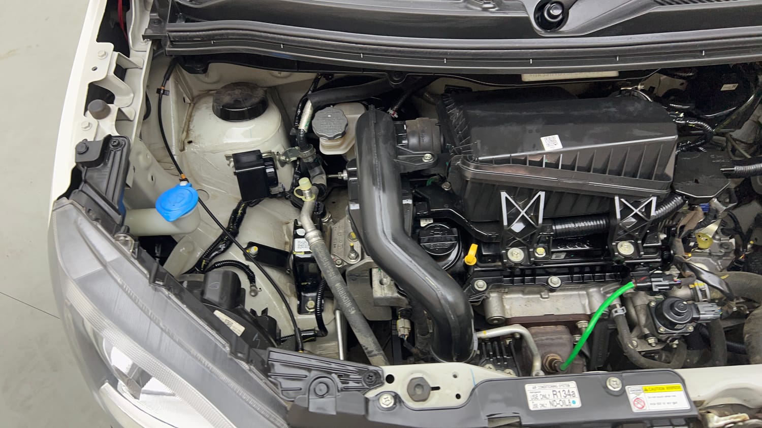 Used 2023 Maruti Suzuki Wagon R LXI 1.0 Petrol Manual engine ENGINE RIGHT SIDE VIEW