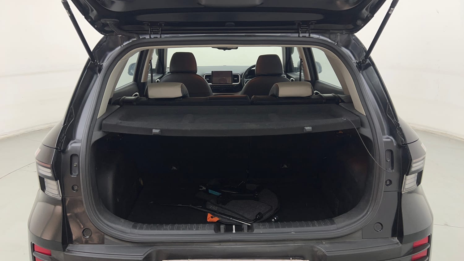 Used 2022 Hyundai Venue SX 1.2 Petrol Petrol Manual interior DICKY INSIDE VIEW