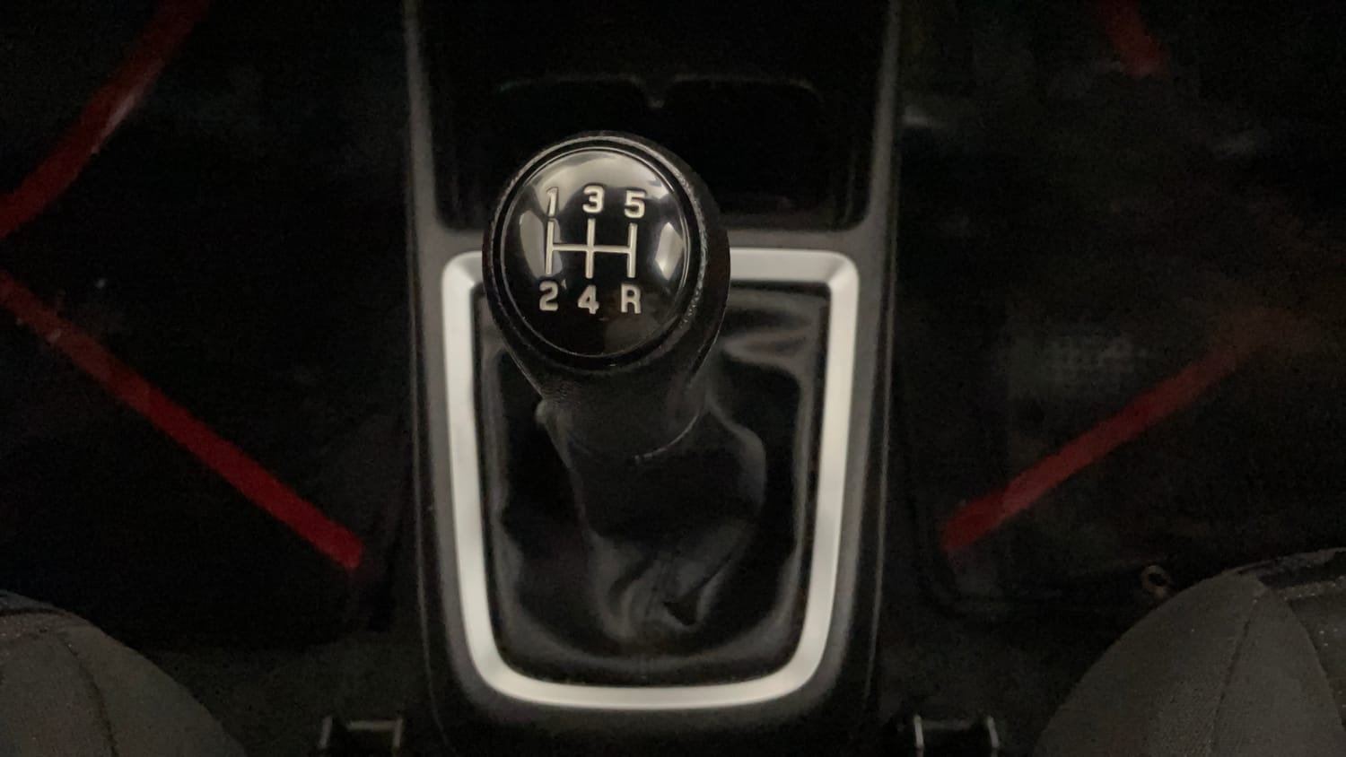 Used 2023 Maruti Suzuki Swift VXi Petrol Manual interior GEAR  KNOB VIEW