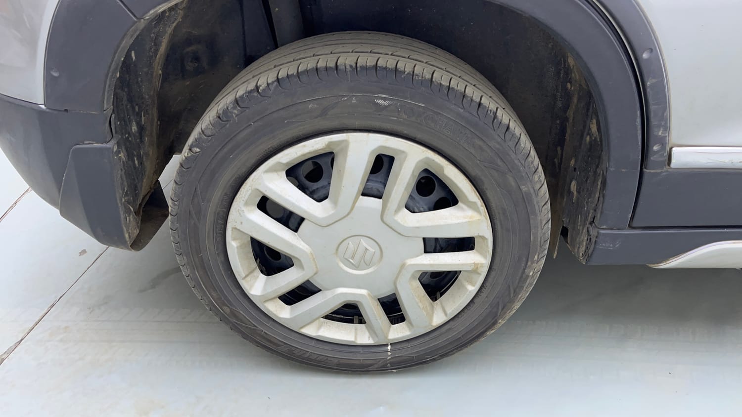 Used 2017 Maruti Suzuki Vitara Brezza VDi (O) Diesel Manual tyres RIGHT REAR TYRE RIM VIEW