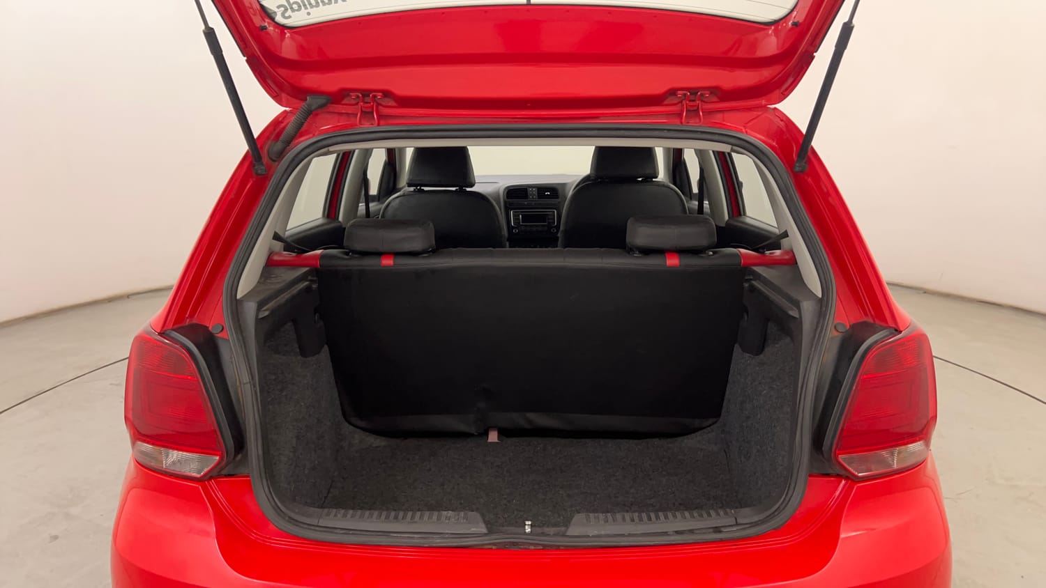 Used 2016 Volkswagen Polo Comfortline 1.2L (P) Petrol Manual interior DICKY INSIDE VIEW