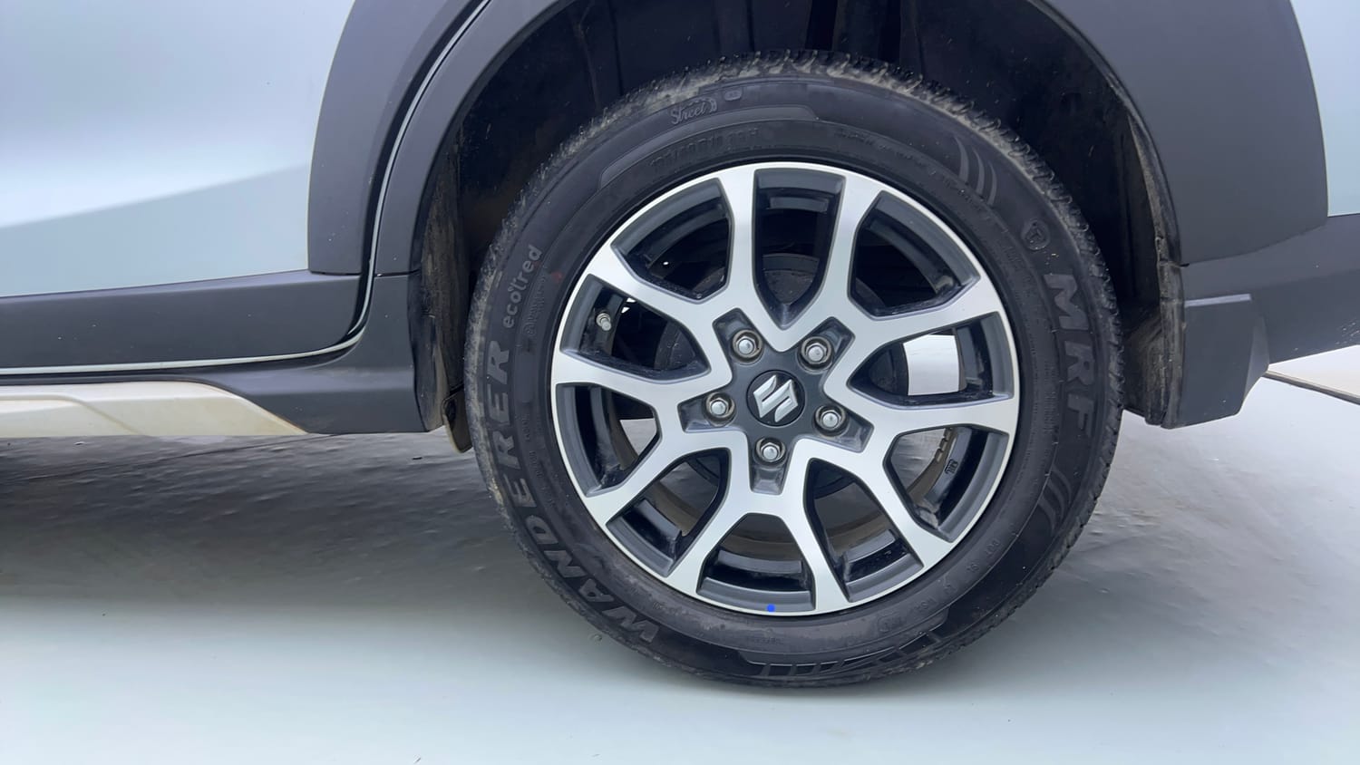 Used 2025 Maruti Suzuki XL6 Alpha Plus MT Petrol Petrol Manual tyres LEFT REAR TYRE RIM VIEW