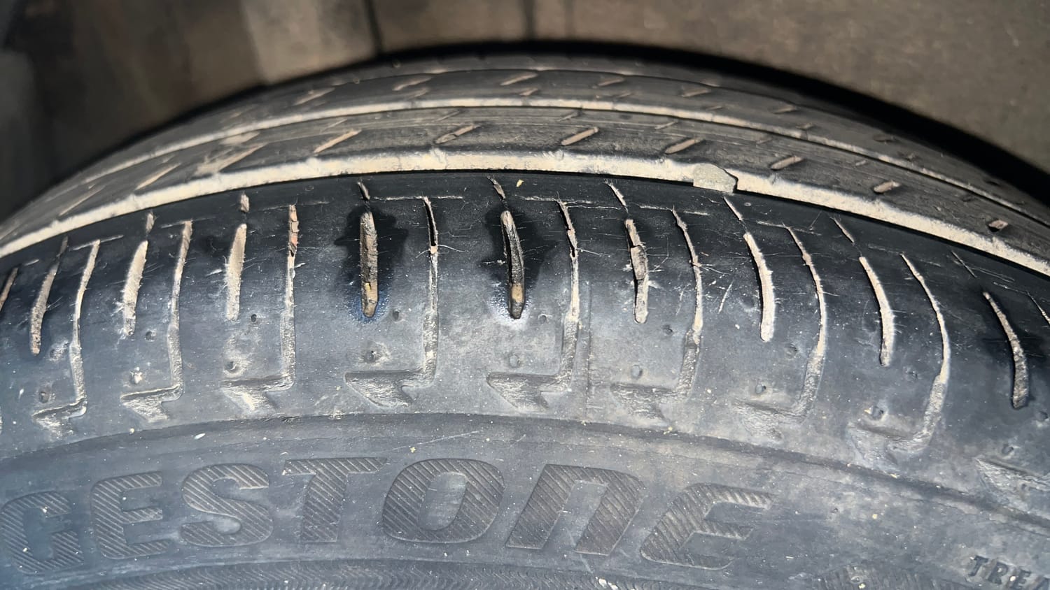 Used 2021 Maruti Suzuki Ignis Zeta 1.2 AMT Petrol Automatic tyres RIGHT REAR TYRE TREAD VIEW