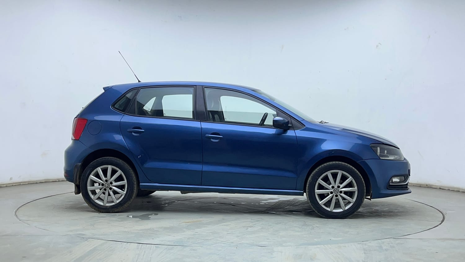 Used 2017 Volkswagen Polo Highline Plus 1.2( P)16 Alloy Petrol Manual exterior RIGHT SIDE VIEW