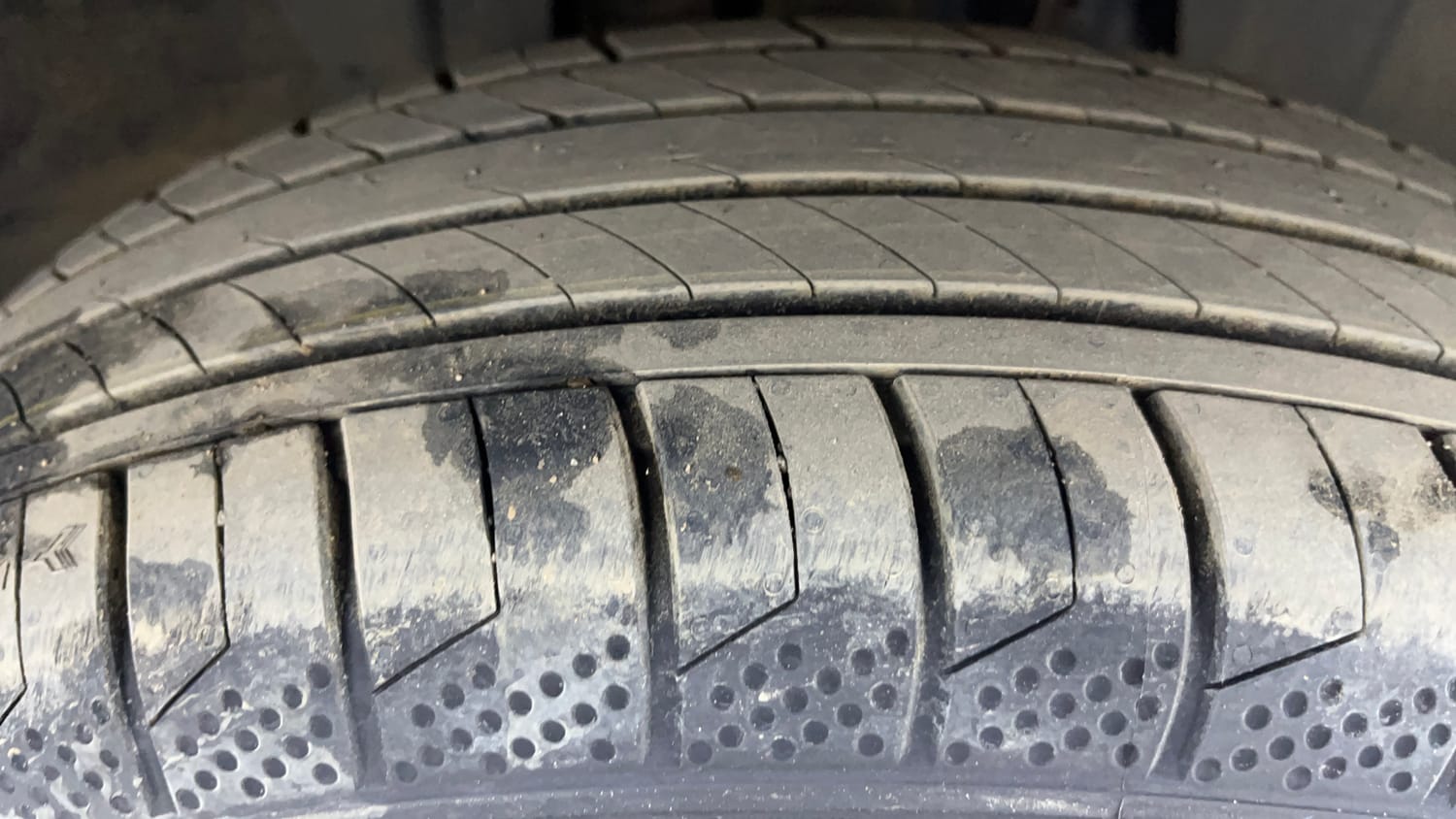 Used 2023 Nissan Magnite XV Premium Turbo Petrol Manual tyres RIGHT FRONT TYRE TREAD VIEW