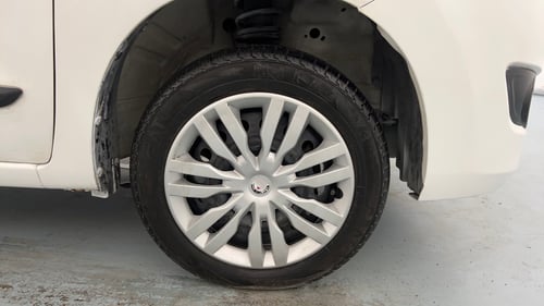 Used 2013 Maruti Suzuki Wagon R VXI Petrol Manual tyres RIGHT FRONT TYRE RIM VIEW