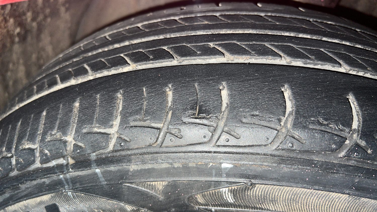 Used 2019 Tata Tiago Revotron XZ w/o Alloy Petrol Manual tyres LEFT FRONT TYRE TREAD VIEW