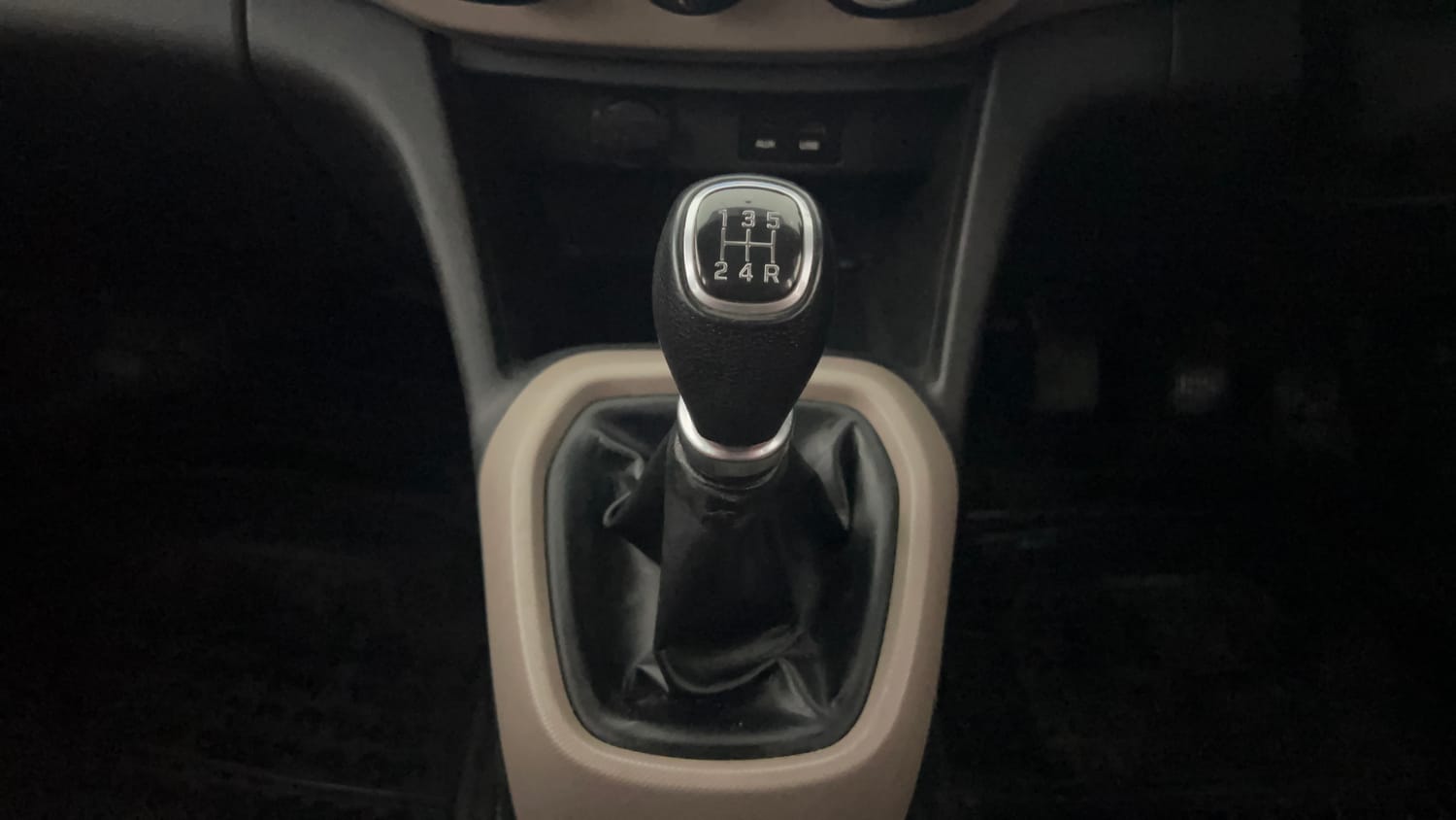 Used 2015 Hyundai Grand i10 Sportz 1.2 Kappa VTVT Petrol Manual interior GEAR  KNOB VIEW