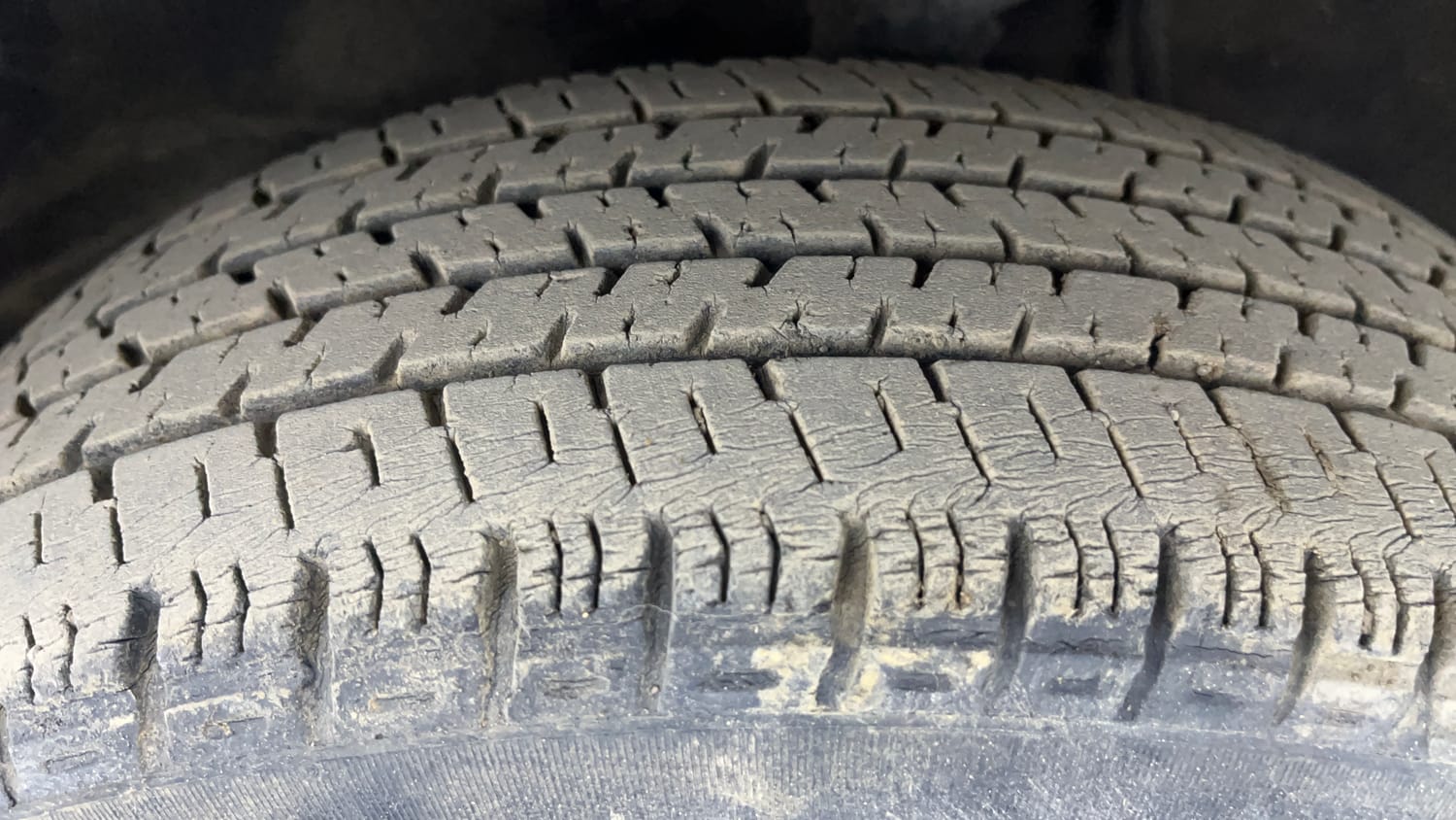 Used 2015 Maruti Suzuki Alto K10 LXi Petrol Manual tyres LEFT FRONT TYRE TREAD VIEW