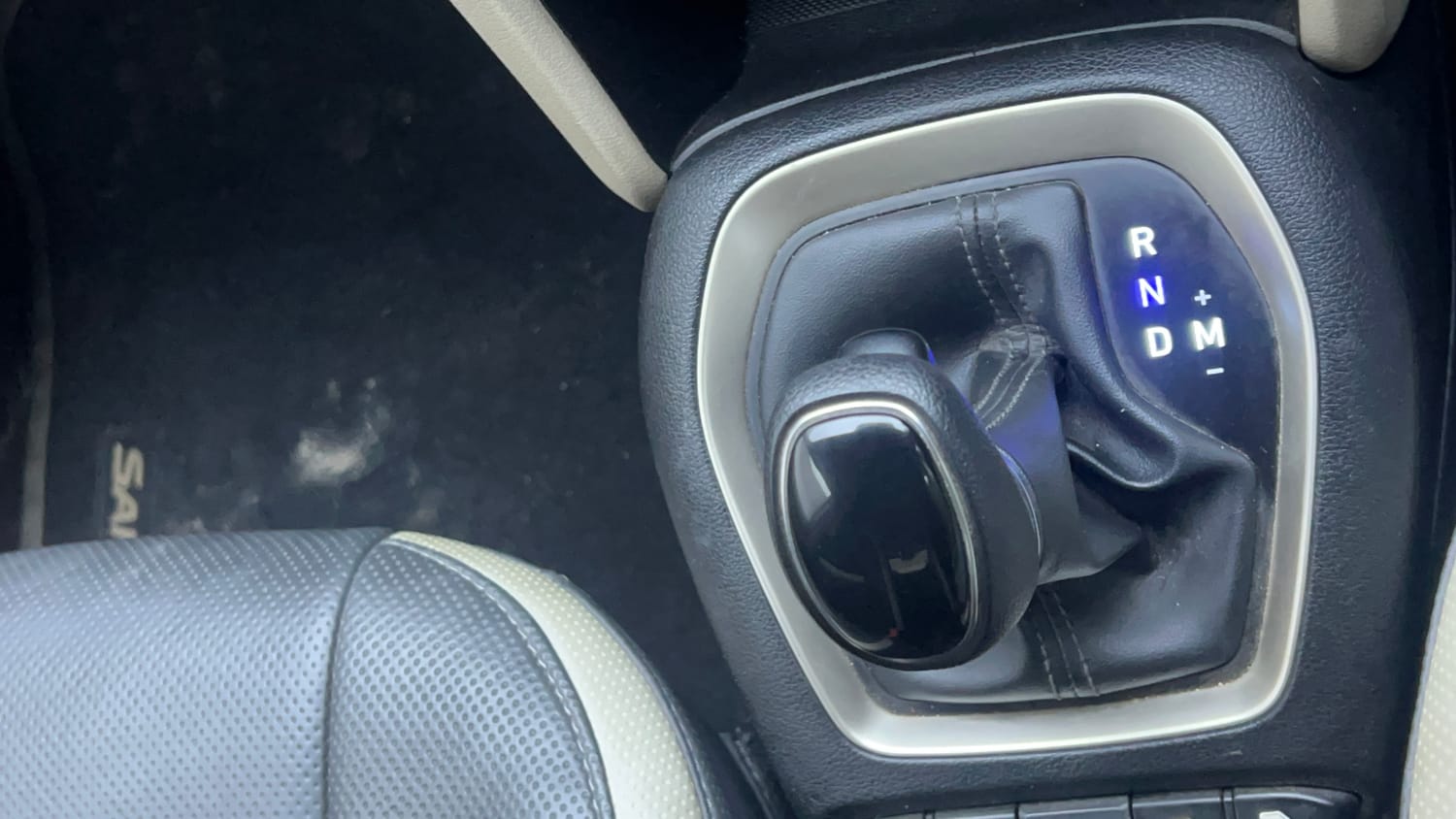 Used 2020 Hyundai Santro Sportz AMT Petrol Automatic interior GEAR  KNOB VIEW