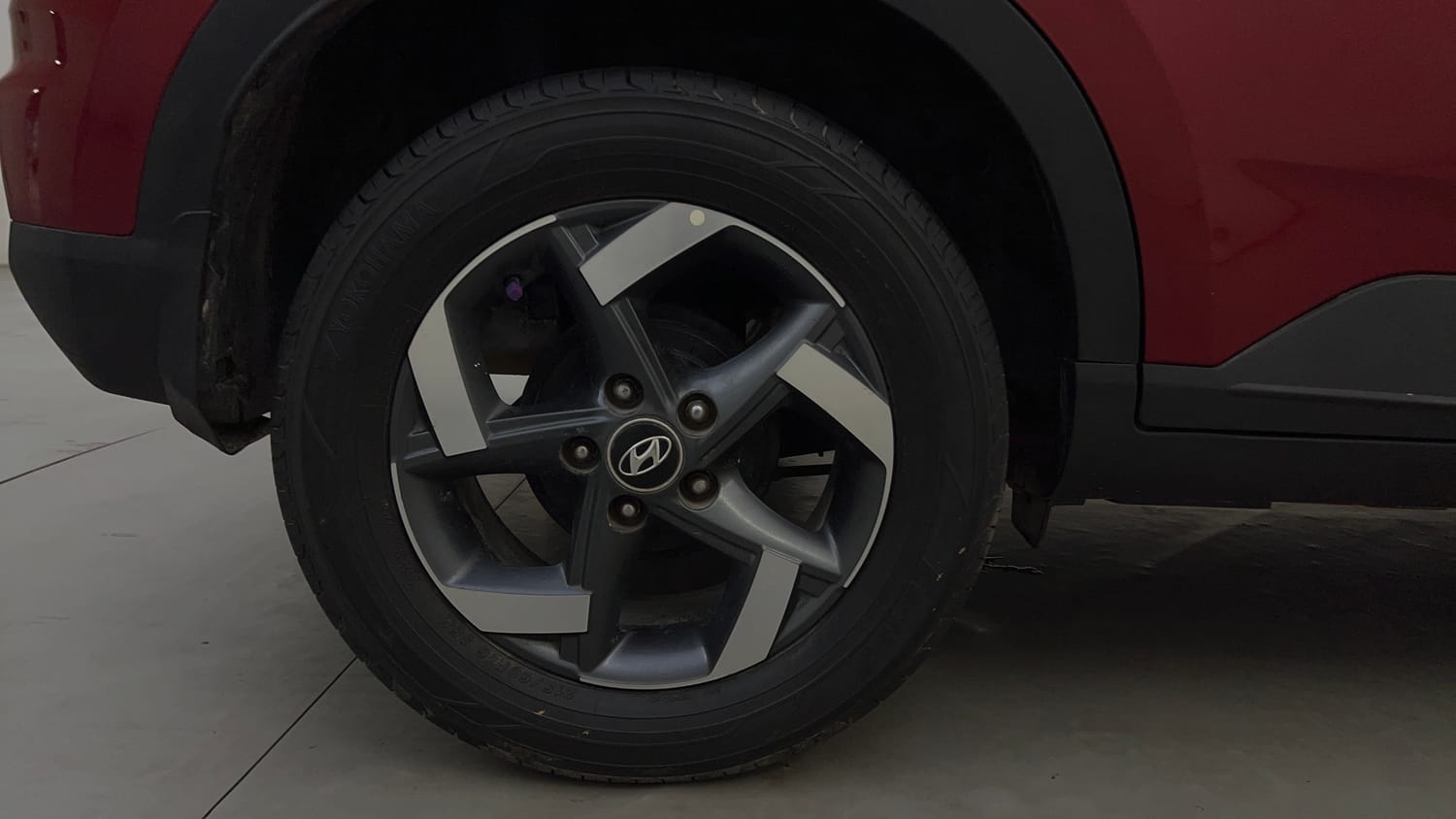Used 2019 hyundai Venue SX 1.0 Turbo Petrol Petrol Manual tyres RIGHT REAR TYRE RIM VIEW