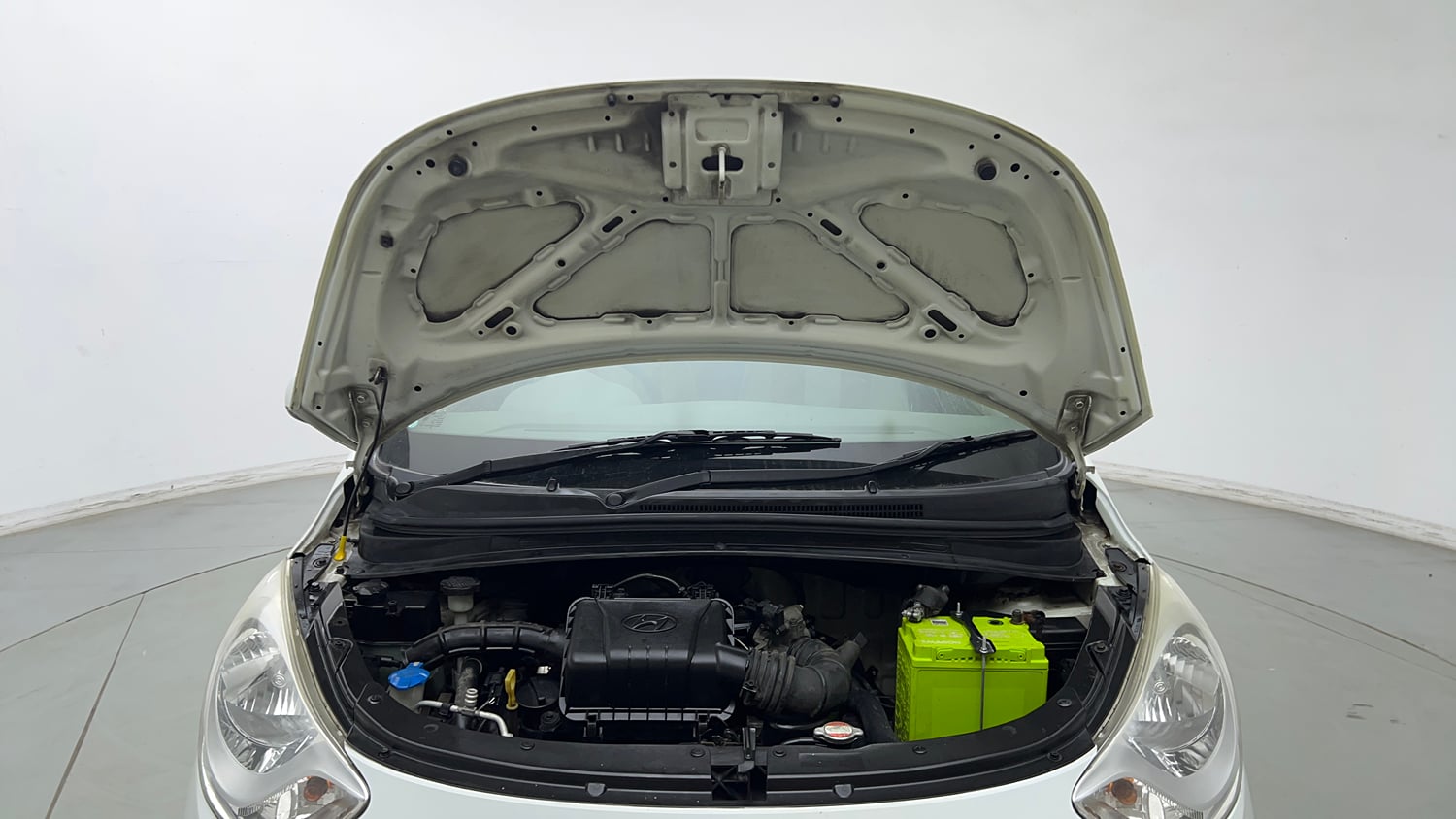 Used 2013 Hyundai i10 Magna 1.1 iRDE2 Petrol Manual engine ENGINE & BONNET OPEN FRONT VIEW