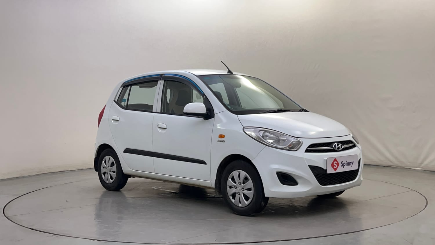 Used 2012 Hyundai i10 Magna 1.1 iRDE2 Petrol Manual exterior RIGHT FRONT CORNER VIEW