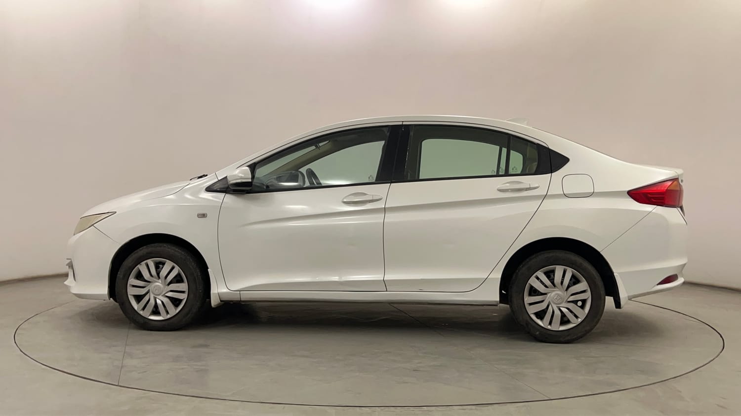 Used 2016 Honda City SV Diesel Diesel Manual exterior LEFT SIDE VIEW