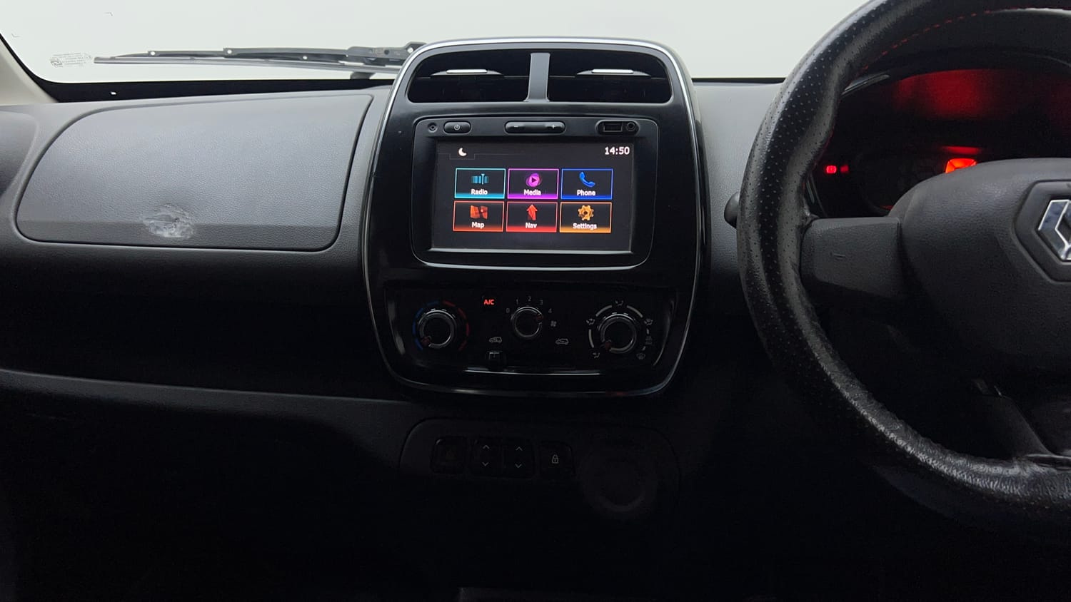 Used 2017 Renault Kwid RXT Live For More Edition 1.0 Petrol Manual interior MUSIC SYSTEM & AC CONTROL VIEW