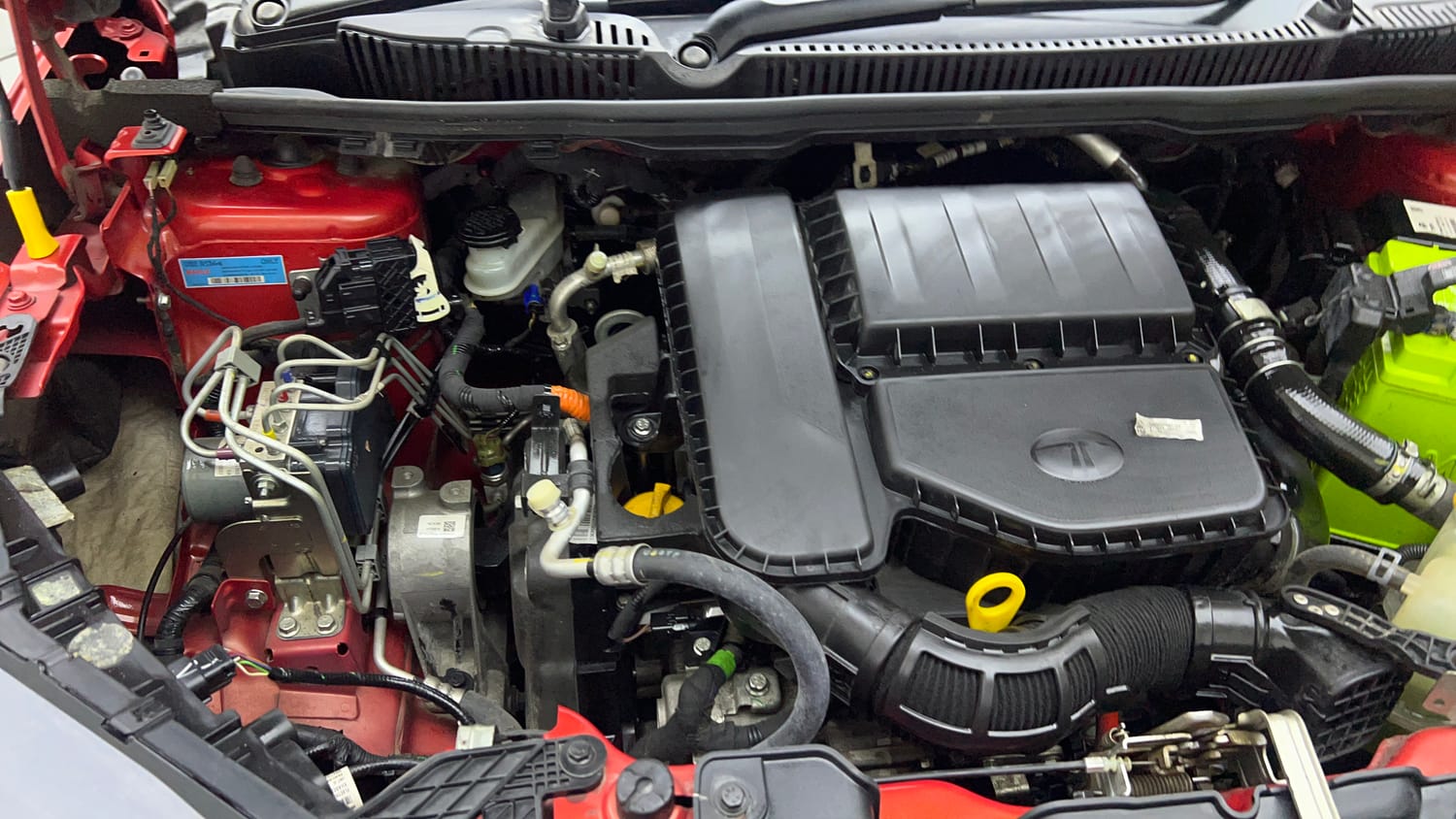 Used 2024 Tata Curvv Accomplished Plus A 1.5 Kryojet Diesel 6MT Diesel Manual engine ENGINE RIGHT SIDE VIEW