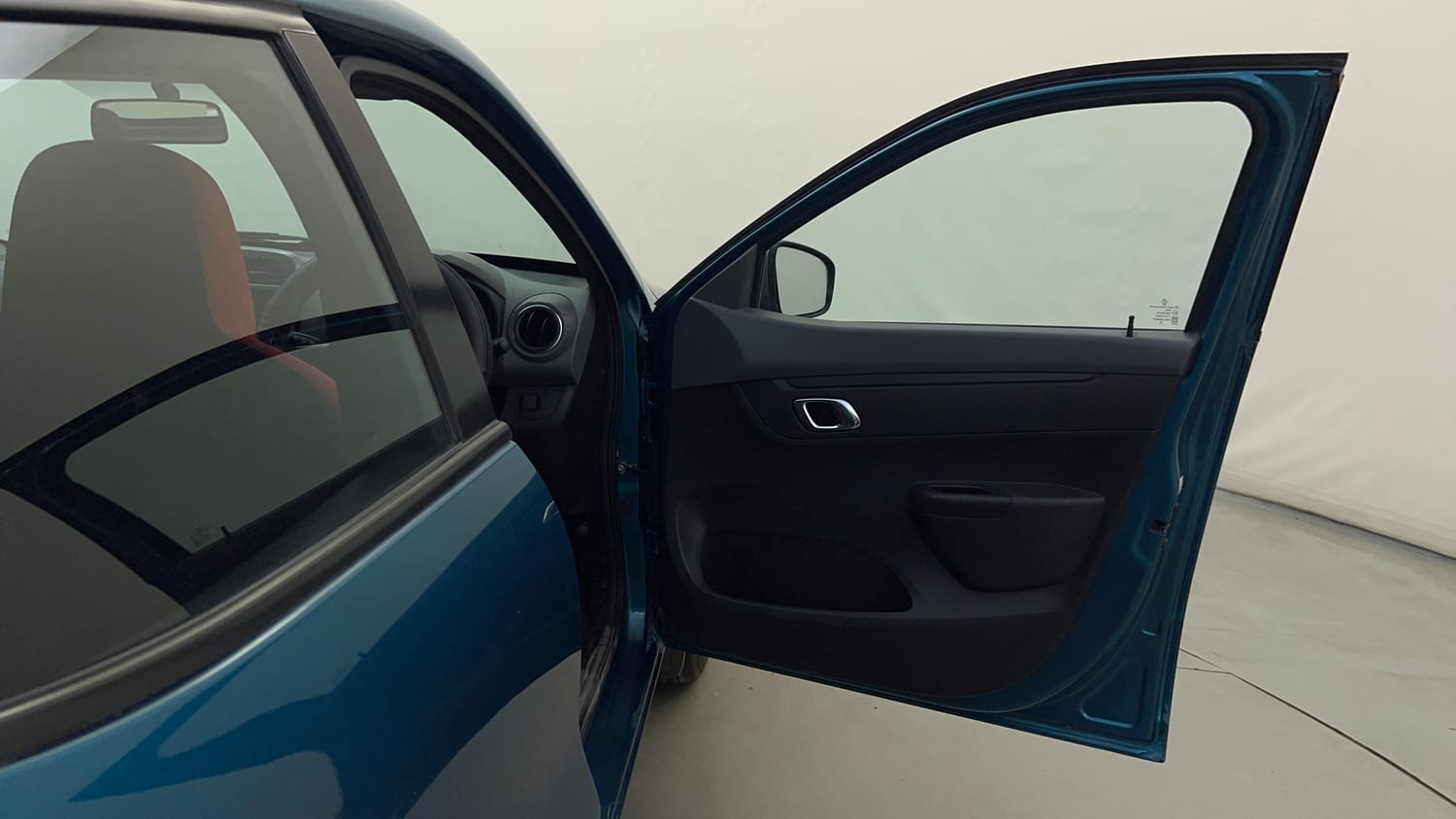 Used 2020 Renault Kwid 1.0 RXT AMT Opt Petrol Automatic interior RIGHT FRONT DOOR OPEN VIEW